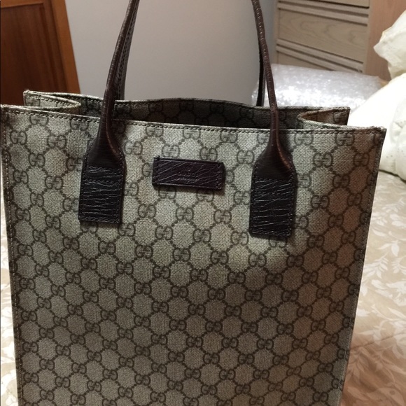 AUTHENTIC GUCCI PVC LEATHER HANDBAG - Picture 5 of 8